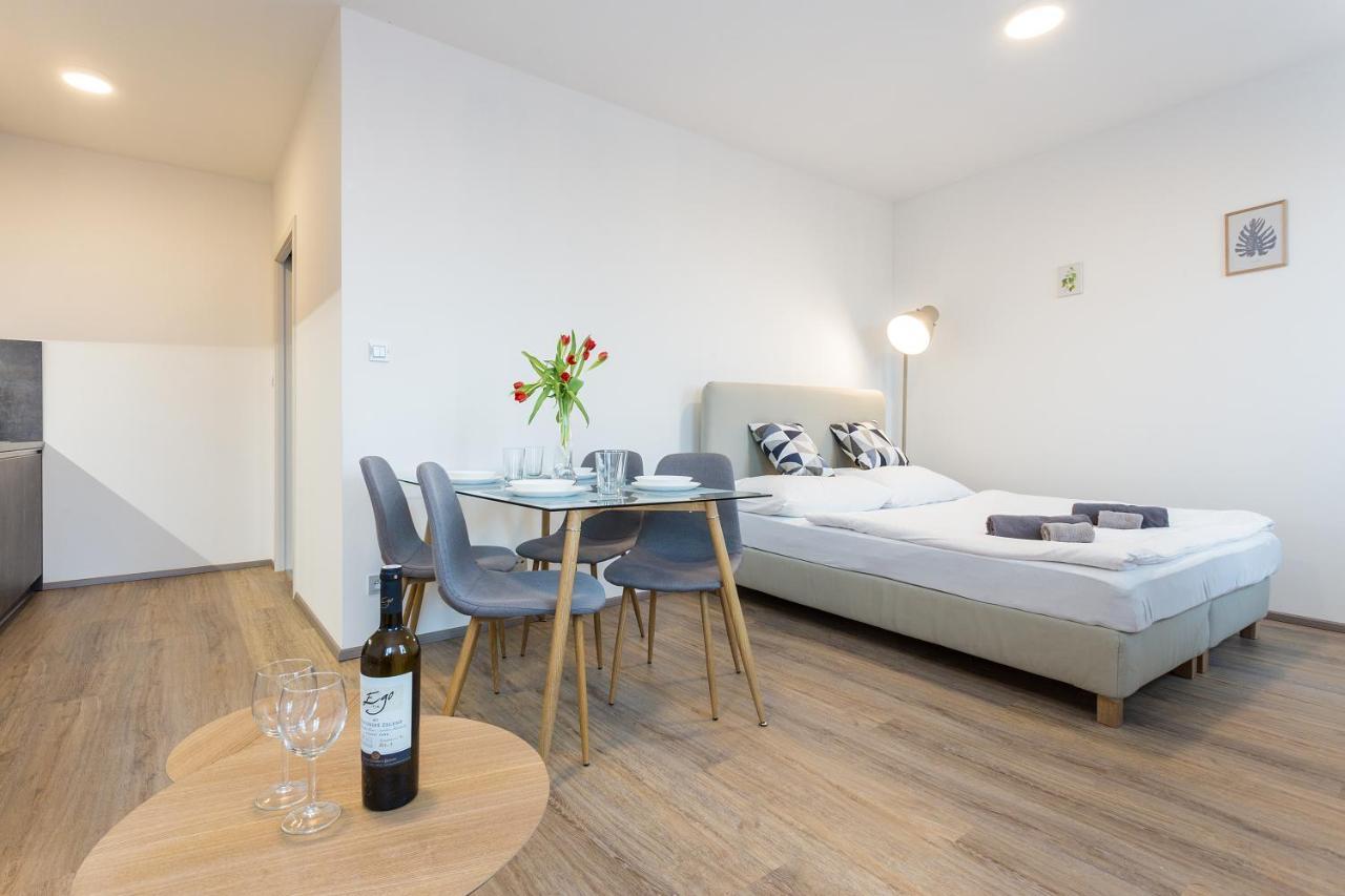 Harfa Apartments Prague Luaran gambar
