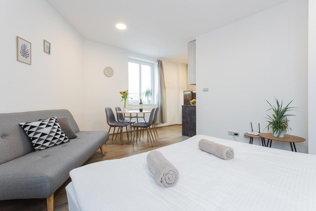 Harfa Apartments Prague Luaran gambar